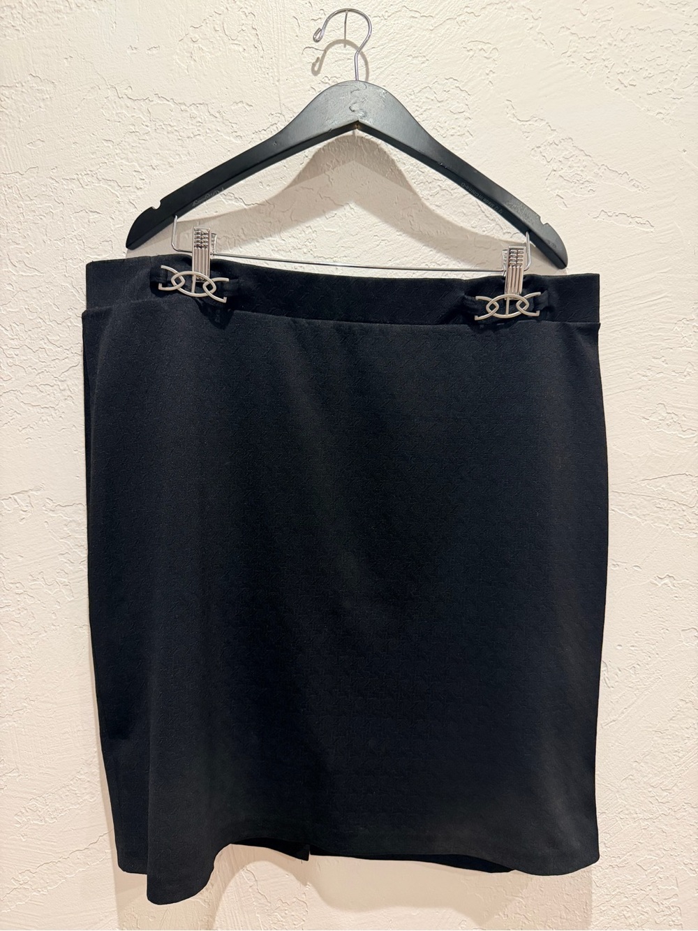 Roz & Ali Black Pencil Skirt with Silver Clip Accents